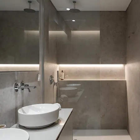 Hills Iii By An Island Apartment *