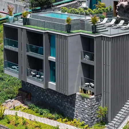 Hills Iii By An Island Apartment *